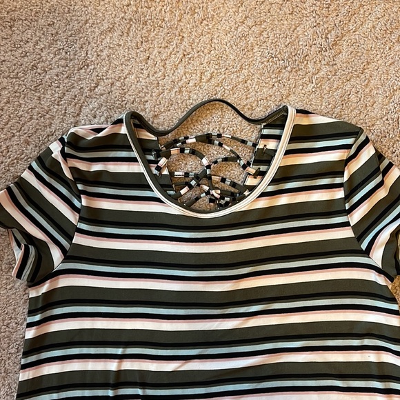 Striped Short Sleeve Dress with Open Tie Back - Picture 4 of 9